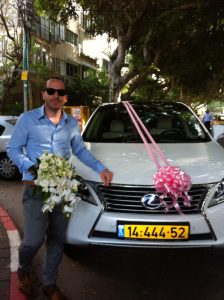 זרים וסידורי פרחים