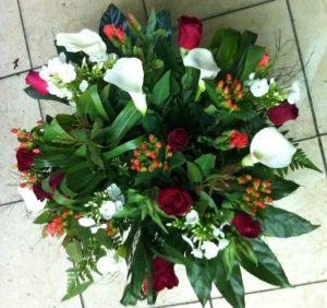 זרים וסידורי פרחים