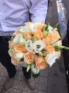 זרים וסידורי פרחים