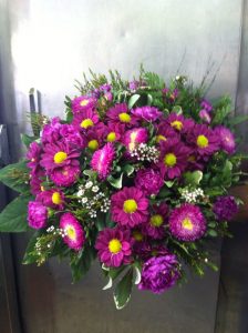 זרים וסידורי פרחים